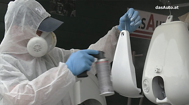 2-Schicht Lackierung wird aufgetragen