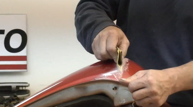 Der Tank vor der Reparatur